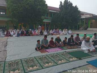 Sholat Idul Adha Bersama Keluarga SMKS Satria Nusantara - SMKS Satria Nusantara Betung