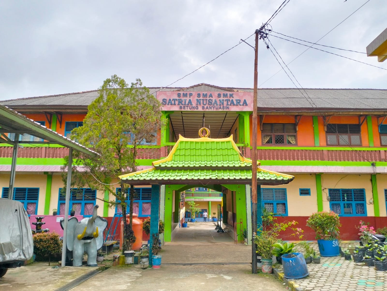 Sejarah - SMKS Satria Nusantara Betung Sejarah - SMKS Satria Nusantara Betung